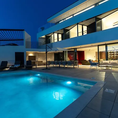 Isola Villa