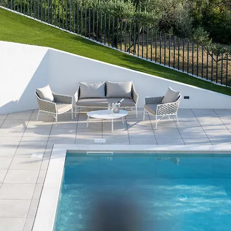 Isola Villa *