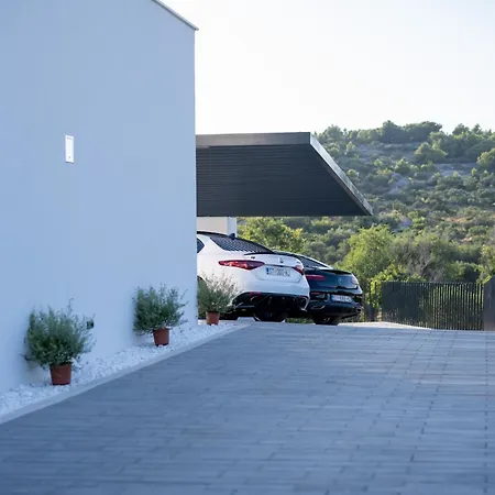 Villa Isola